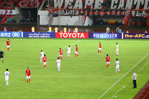 現(xiàn)場觀看比賽 (1)_副本.jpg