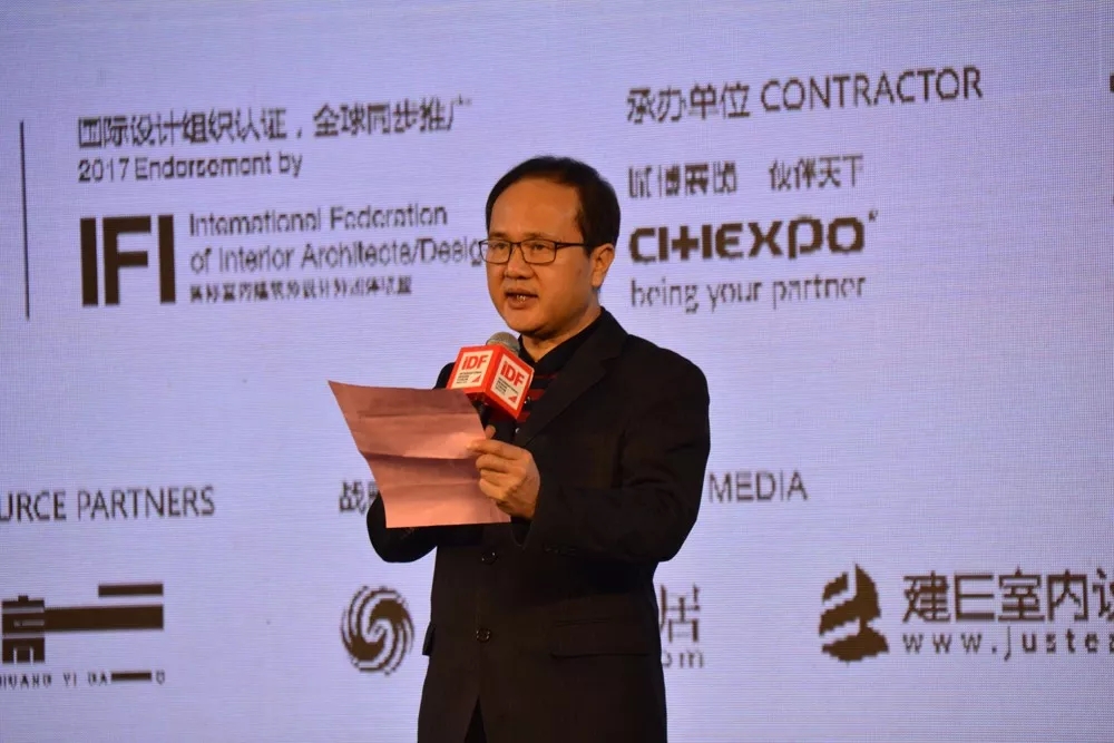 1 大唐合盛瓷磚董事長兼總經(jīng)理曾志堅(jiān)在大會(huì)上致辭.jpg